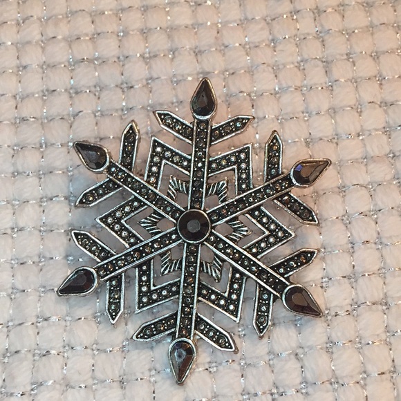 Pin - Picture 3 of 4